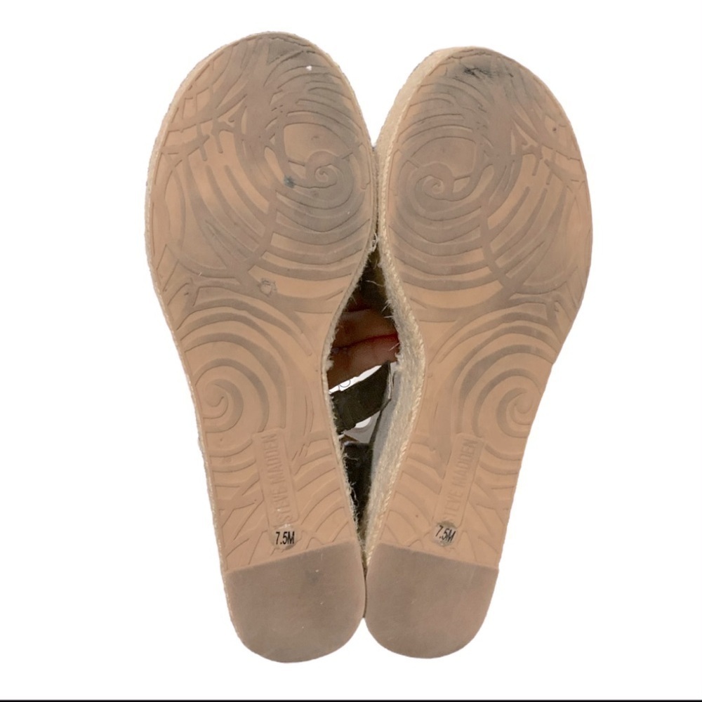 Steve Madden Suede Apolo Espadrille Platform Wedge
Sandals in Taupe Grey Sz 7.5 - Picture 7 of 8
